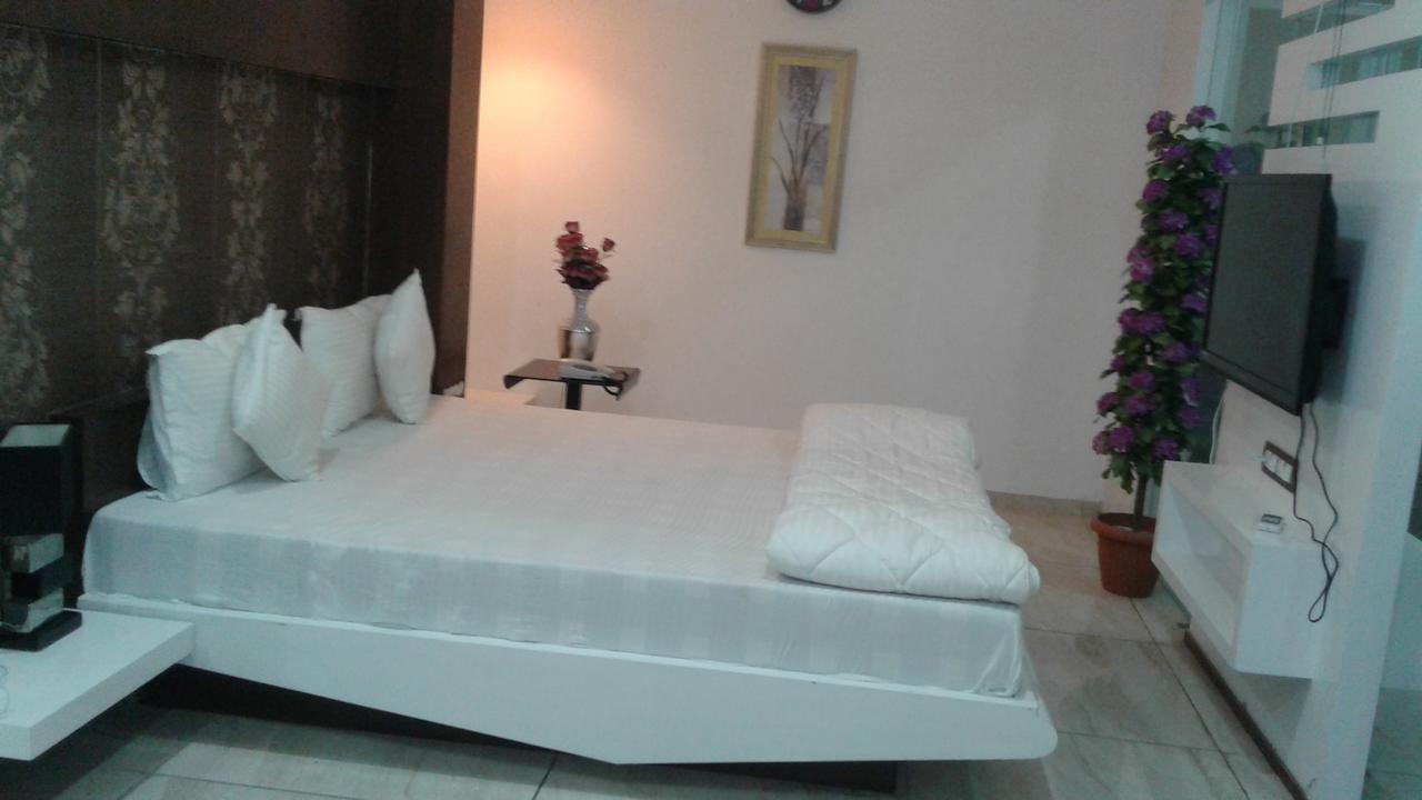 Sankeshvar Hotel The Grand Parshwanath מראה חיצוני תמונה