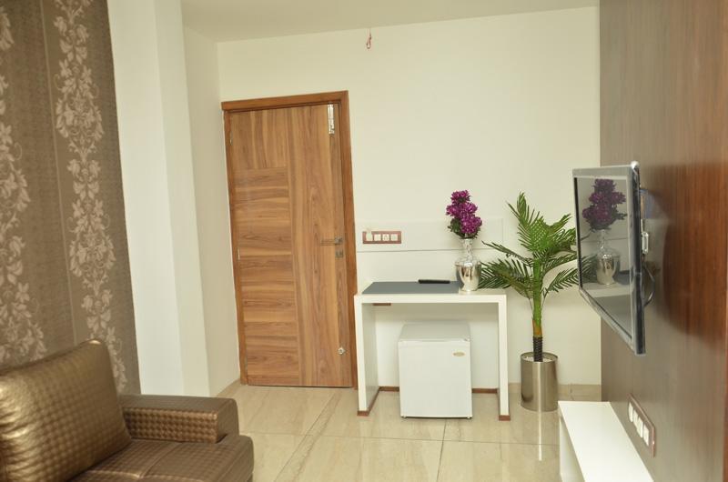 Sankeshvar Hotel The Grand Parshwanath מראה חיצוני תמונה
