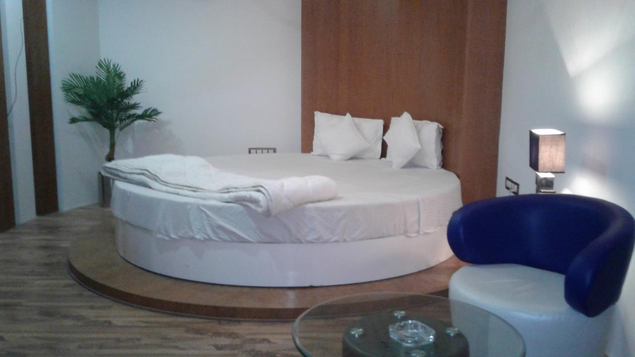 Sankeshvar Hotel The Grand Parshwanath מראה חיצוני תמונה