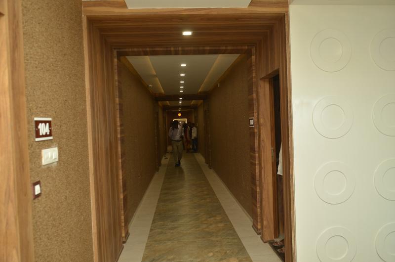 Sankeshvar Hotel The Grand Parshwanath מראה חיצוני תמונה