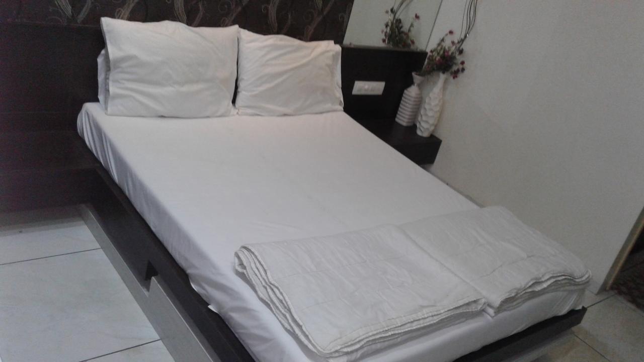 Sankeshvar Hotel The Grand Parshwanath מראה חיצוני תמונה