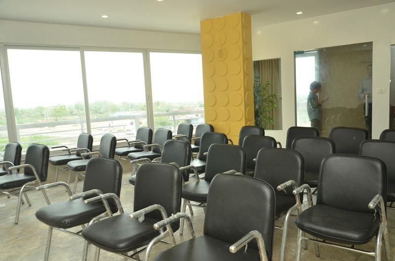 Sankeshvar Hotel The Grand Parshwanath מראה חיצוני תמונה