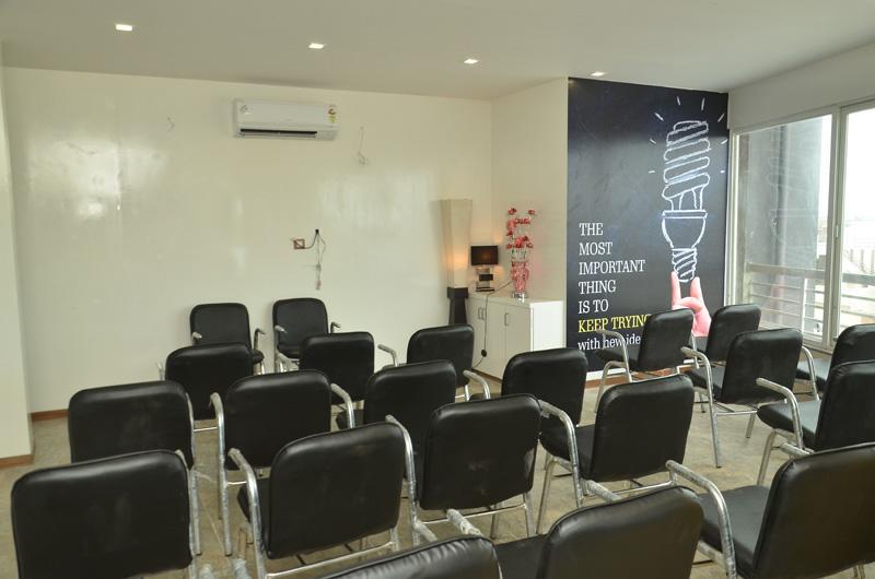 Sankeshvar Hotel The Grand Parshwanath מראה חיצוני תמונה