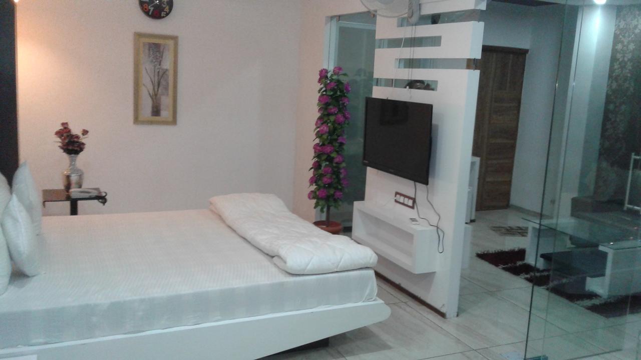 Sankeshvar Hotel The Grand Parshwanath מראה חיצוני תמונה
