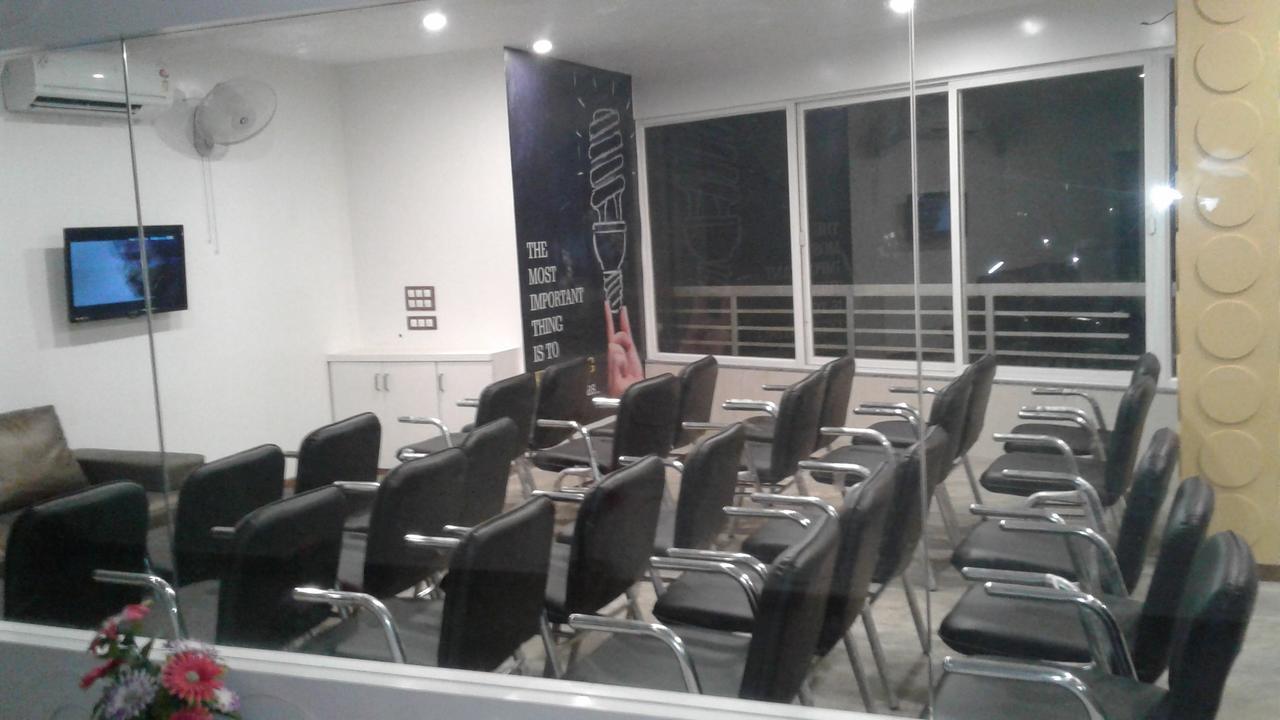 Sankeshvar Hotel The Grand Parshwanath מראה חיצוני תמונה