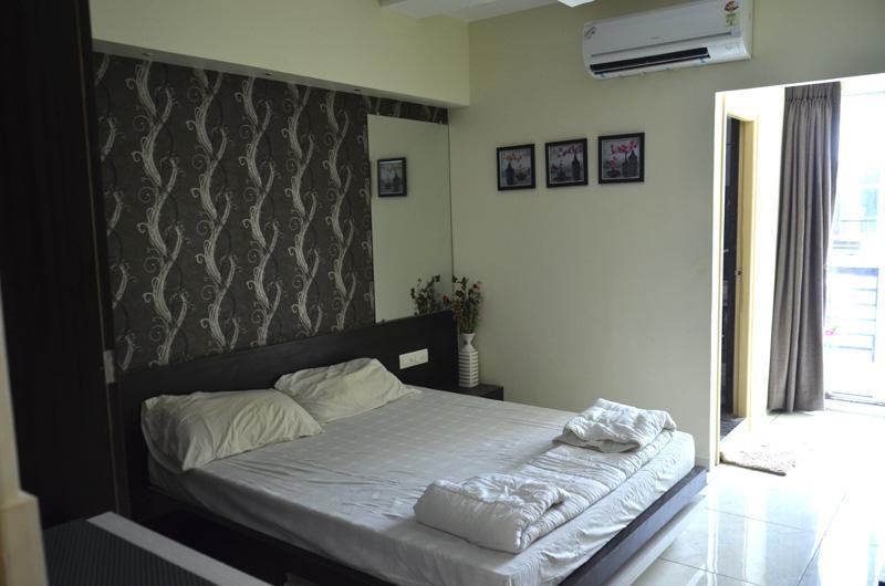 Sankeshvar Hotel The Grand Parshwanath מראה חיצוני תמונה